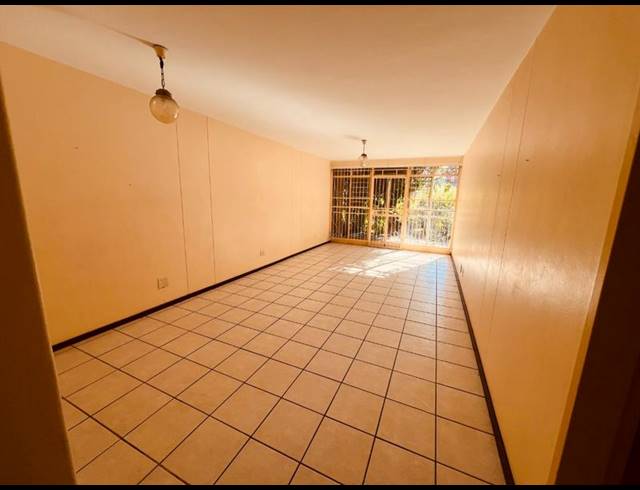 2 BEDROOM APARTMENT FOR SALE IN SILVERTON